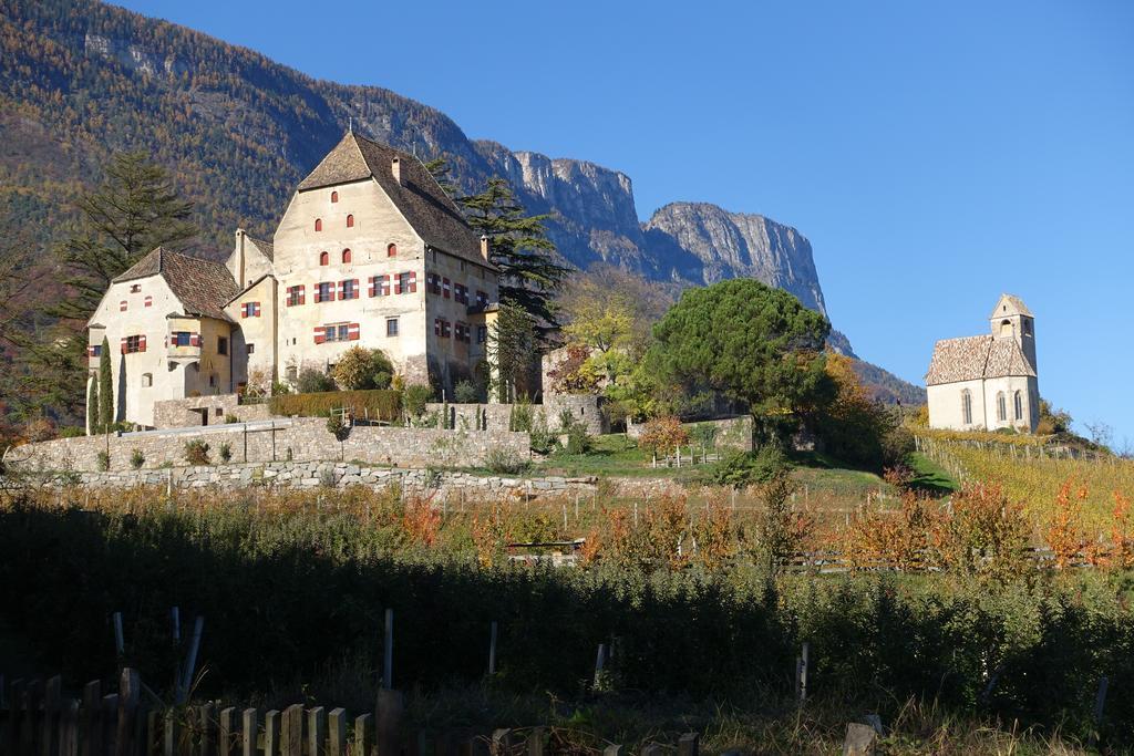 Schloss-Hof Appiano Sulla Strada Del Vino Kültér fotó