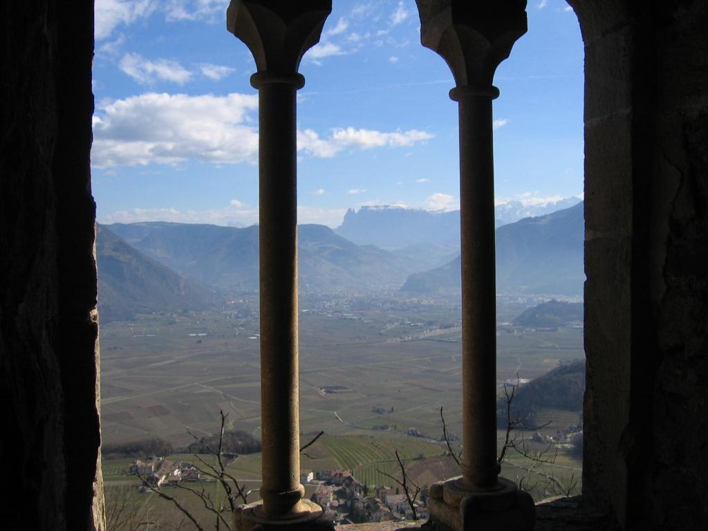 Schloss-Hof Appiano Sulla Strada Del Vino Kültér fotó